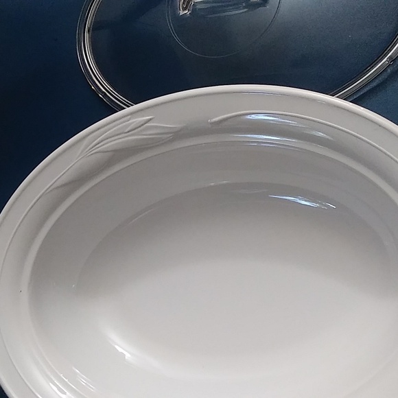 CORNING WARE CASUAL ELEGANCE L-32 WHITE COVERED 2 Qt SERVING DISH WITH LID - Picture 4 of 5